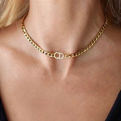 petit dior choker